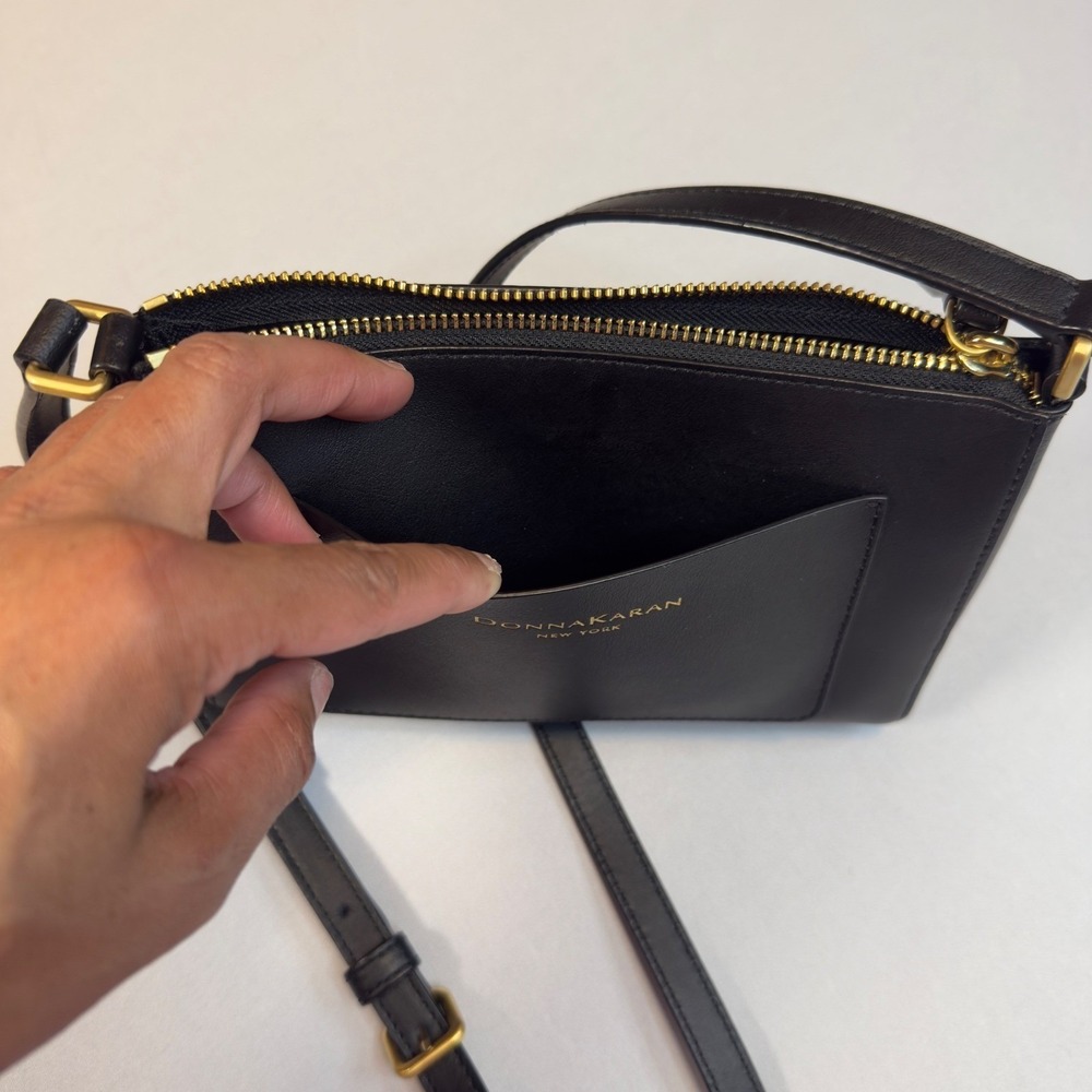 Donna Karan New York Karla Leather Crossbody Bag Gold Hardware Minimalist Purse - Picture 7 of 10